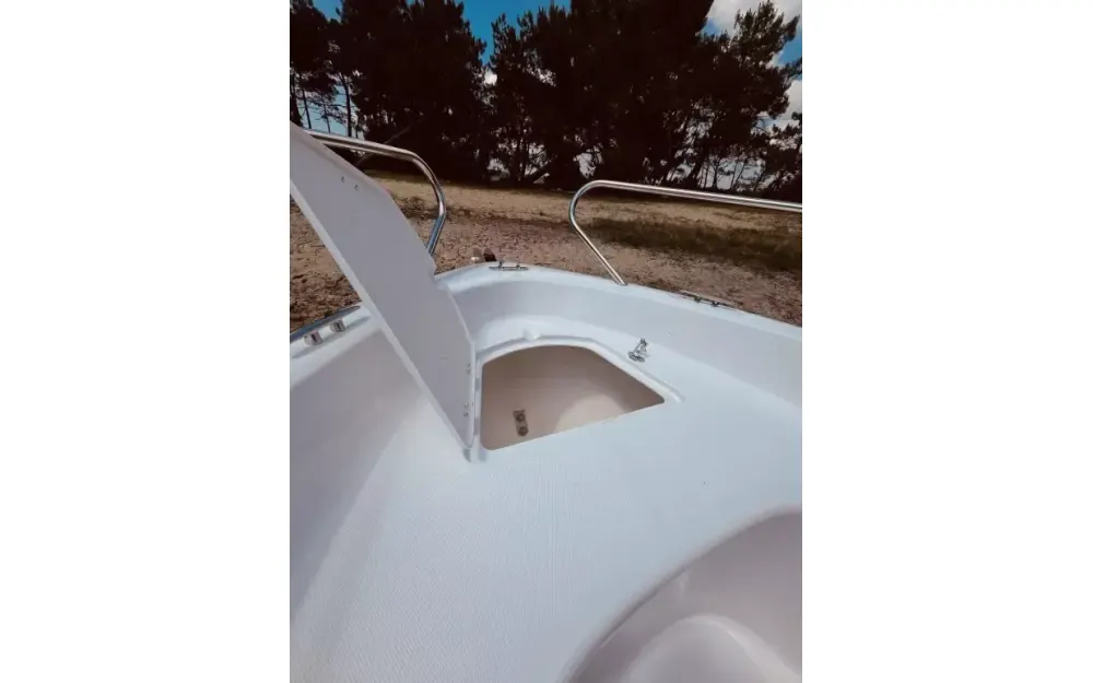 slider 9 B2 Marine Cap Ferret 155 Fishing