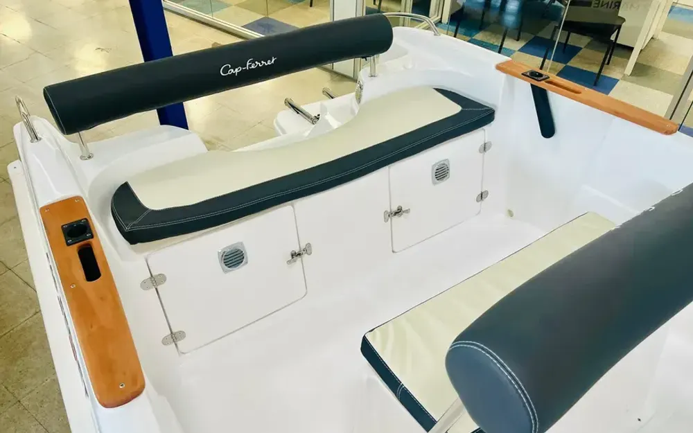 slider 7 B2 Marine Cap Ferret 155 Fishing