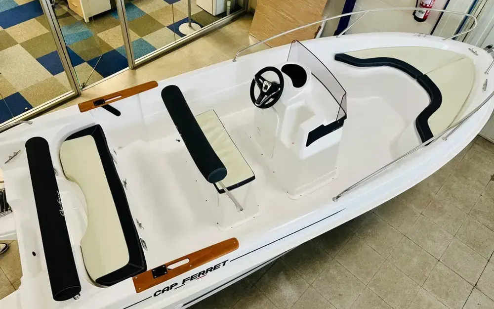 slider 8 B2 Marine Cap Ferret 155 Fishing