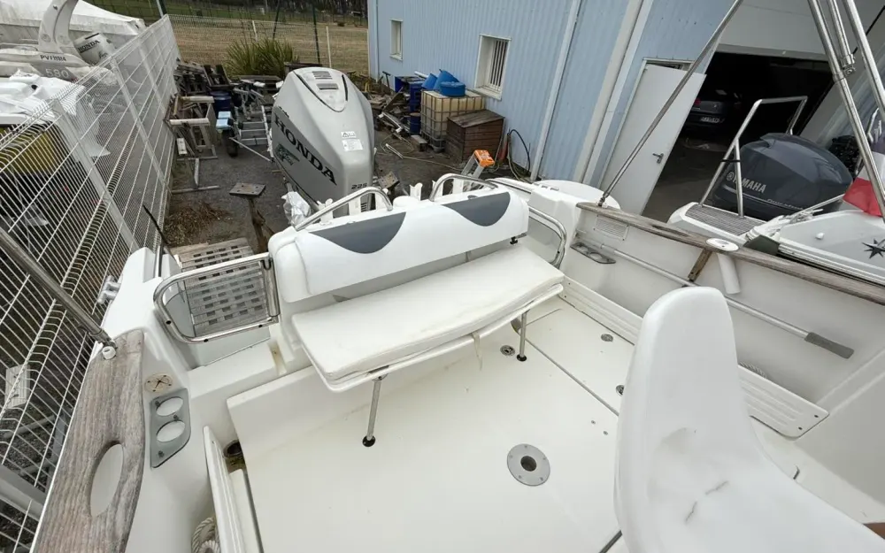 slider 10 Beneteau Flyer 750