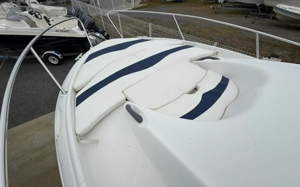 slider 13 Beneteau Flyer 750