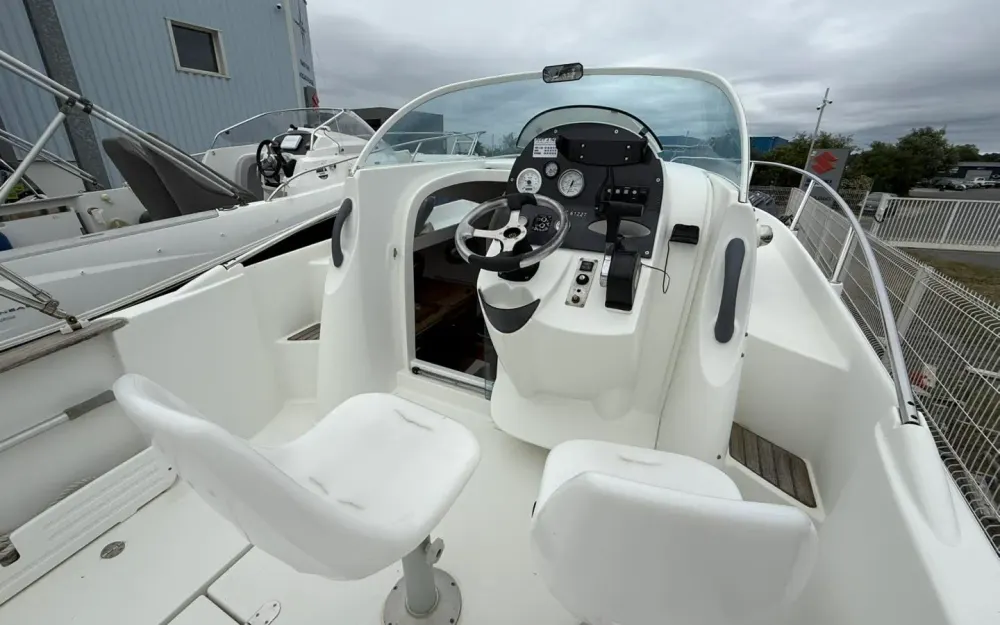 slider 17 Beneteau Flyer 750