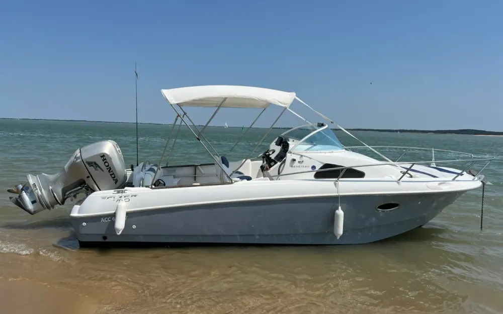 slider 0 Beneteau Flyer 750