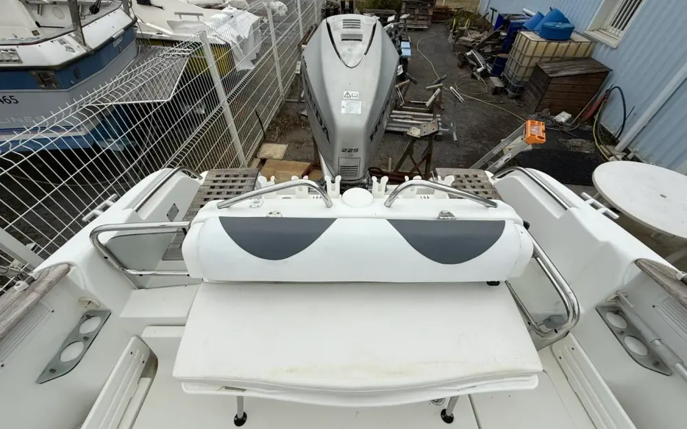 slider 18 Beneteau Flyer 750