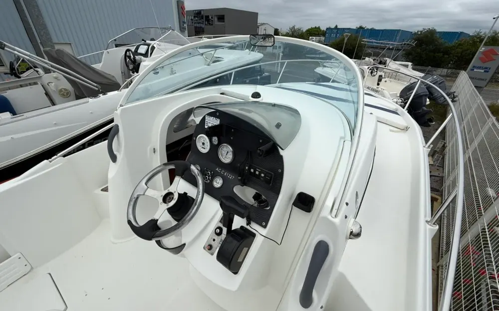 slider 2 Beneteau Flyer 750