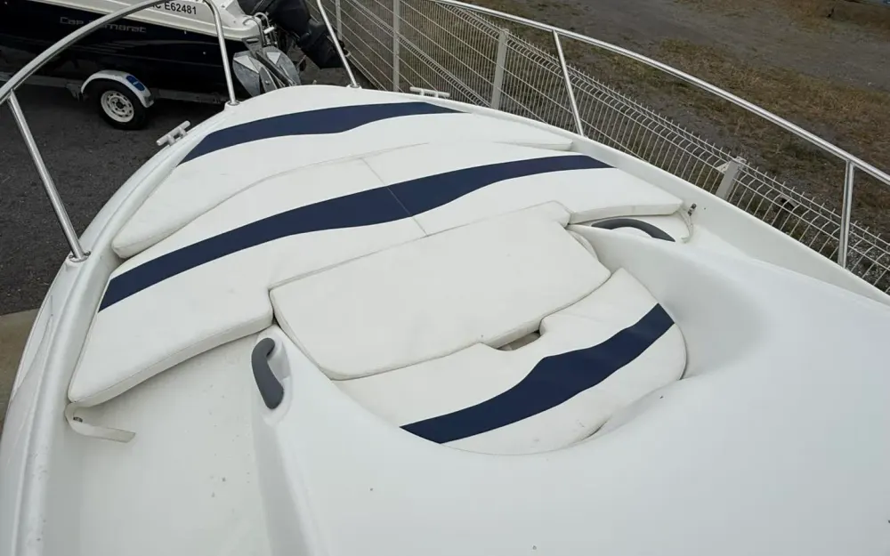 slider 3 Beneteau Flyer 750
