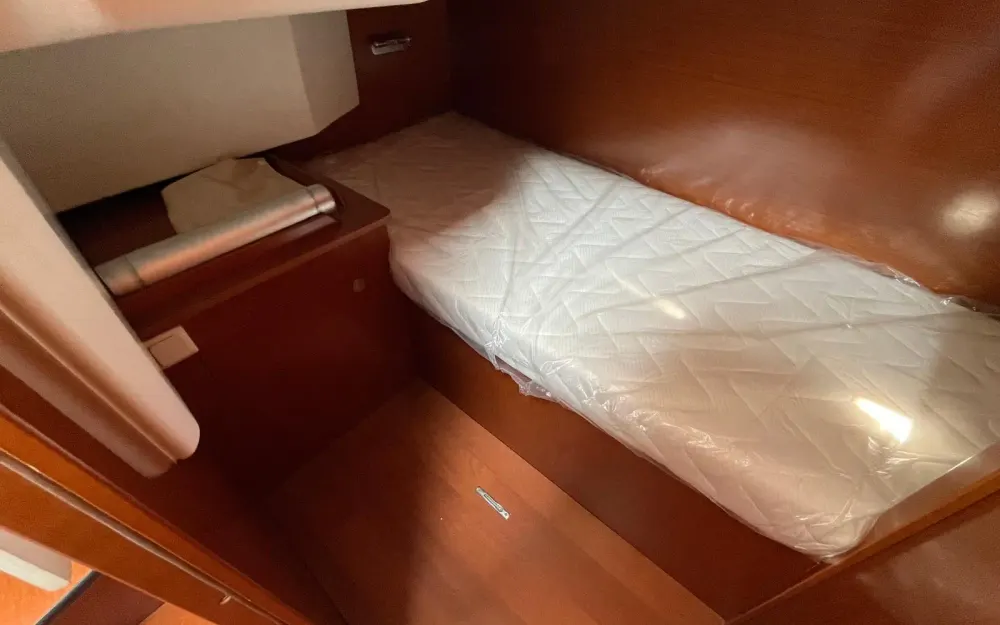 slider 11 Beneteau Antares 30