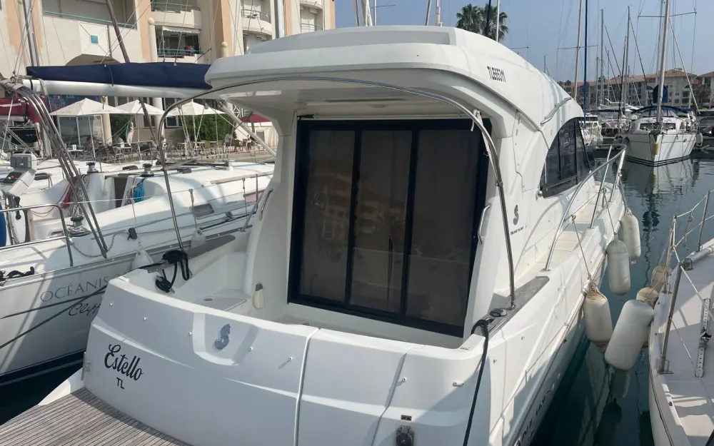 slider 1 Beneteau Antares 30