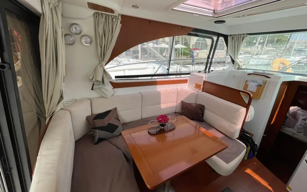slider 5 Beneteau Antares 30