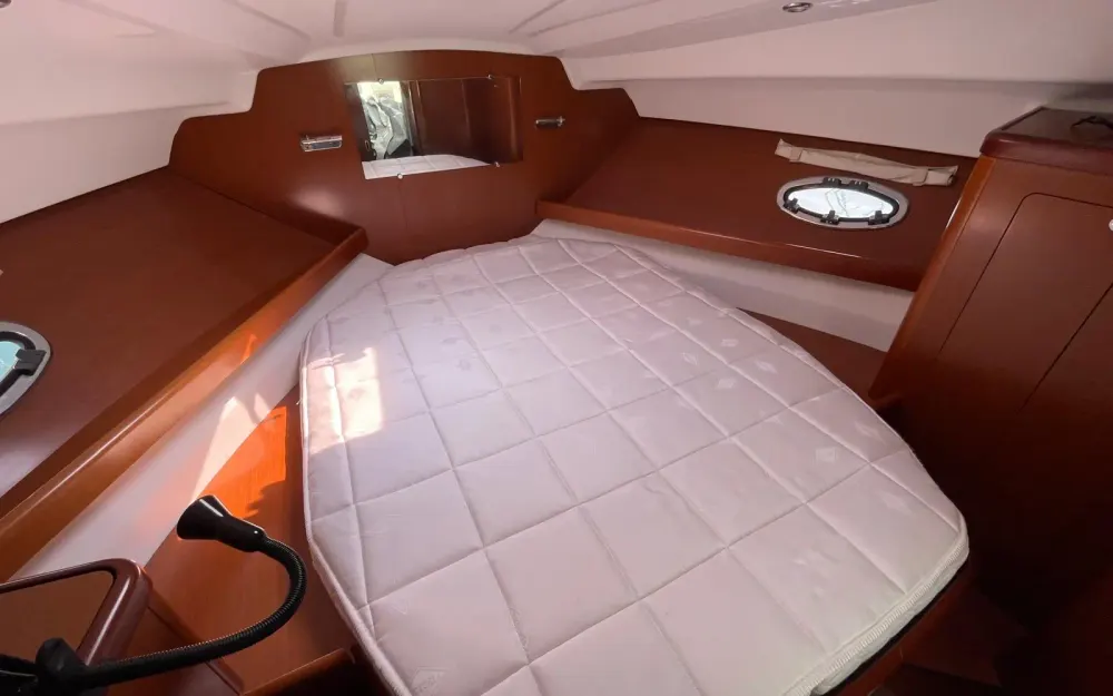 slider 8 Beneteau Antares 30