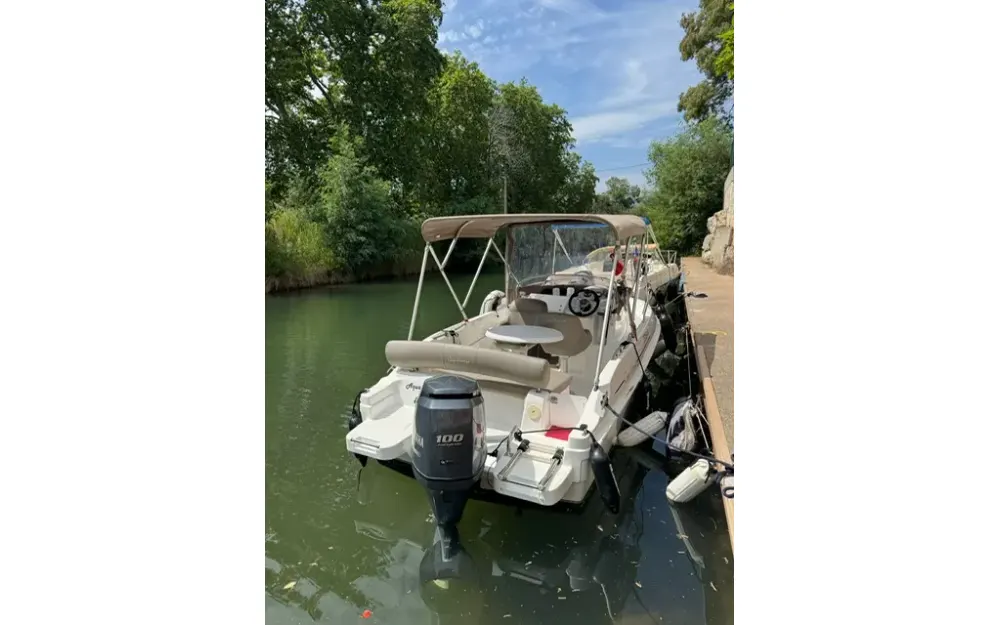 slider 1 B2 Marine Cap Ferret 572 Cruiser