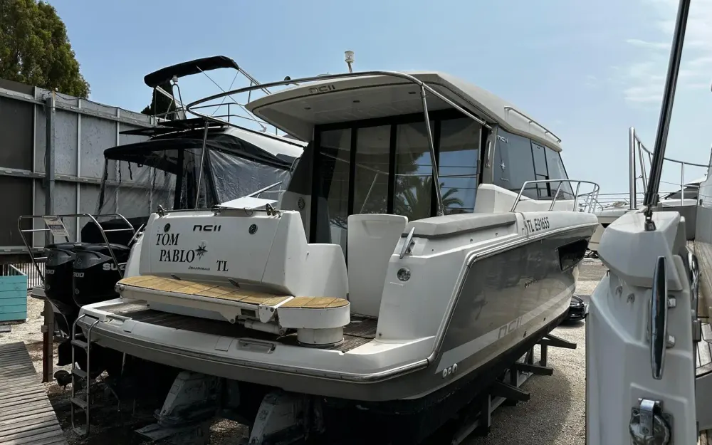 slider 1 Jeanneau NC 11