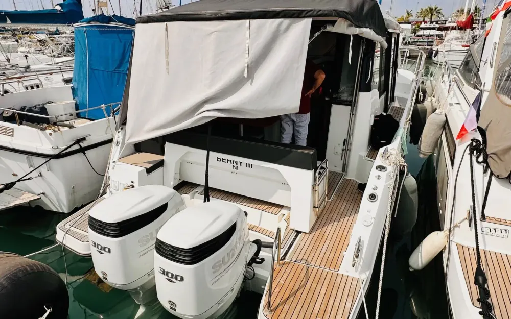 slider 1 Jeanneau Merry Fisher 1095