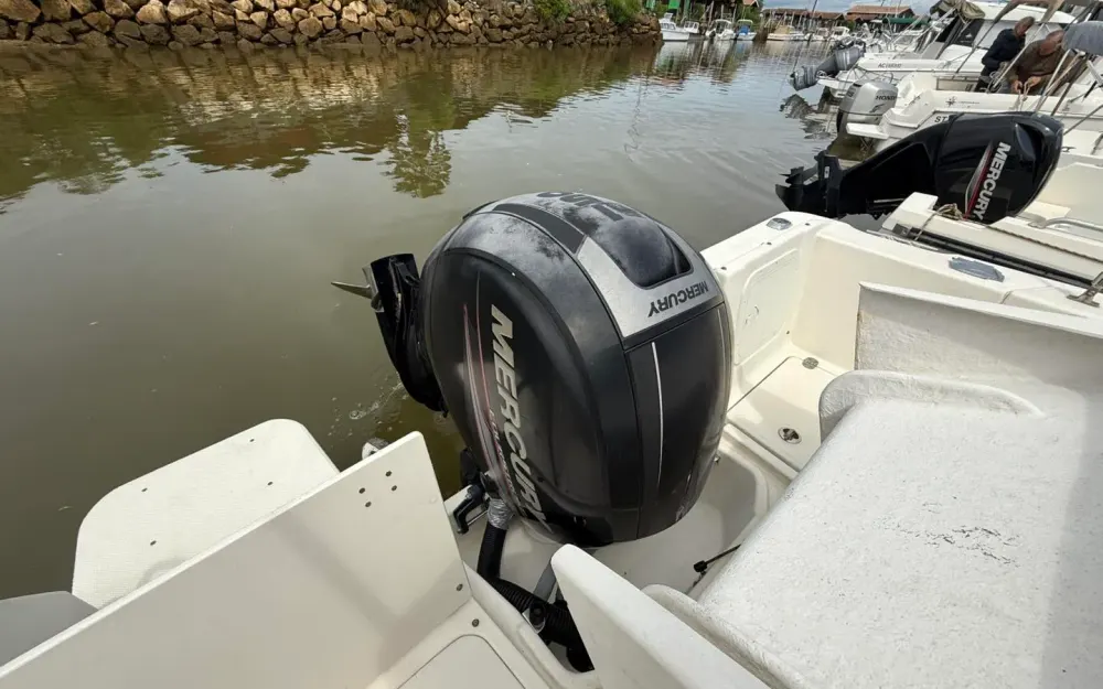 slider 15 Quicksilver  605 Pilothouse