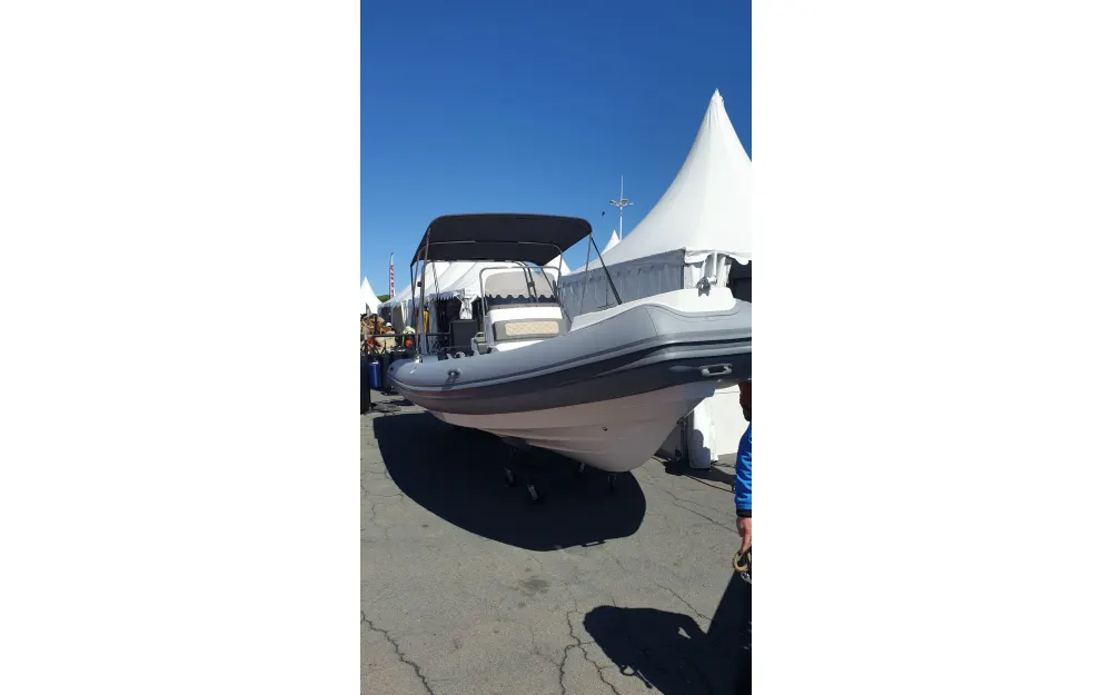 slider 0 Four Seas F 750