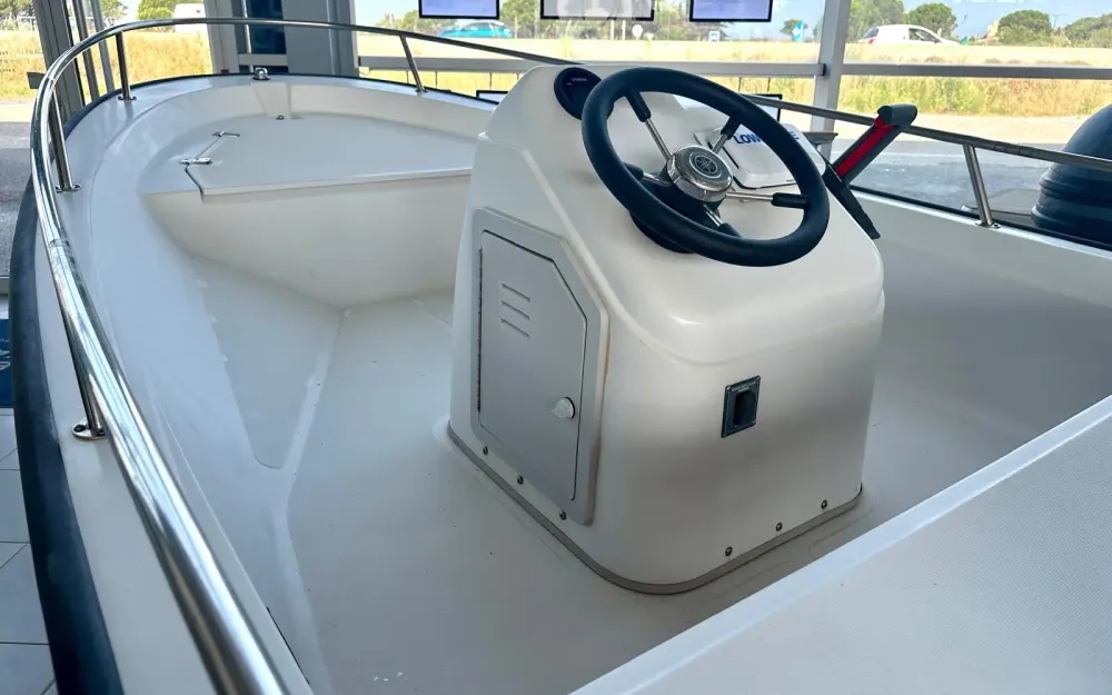 slider 2 Boston Whaler  13 Dauntless