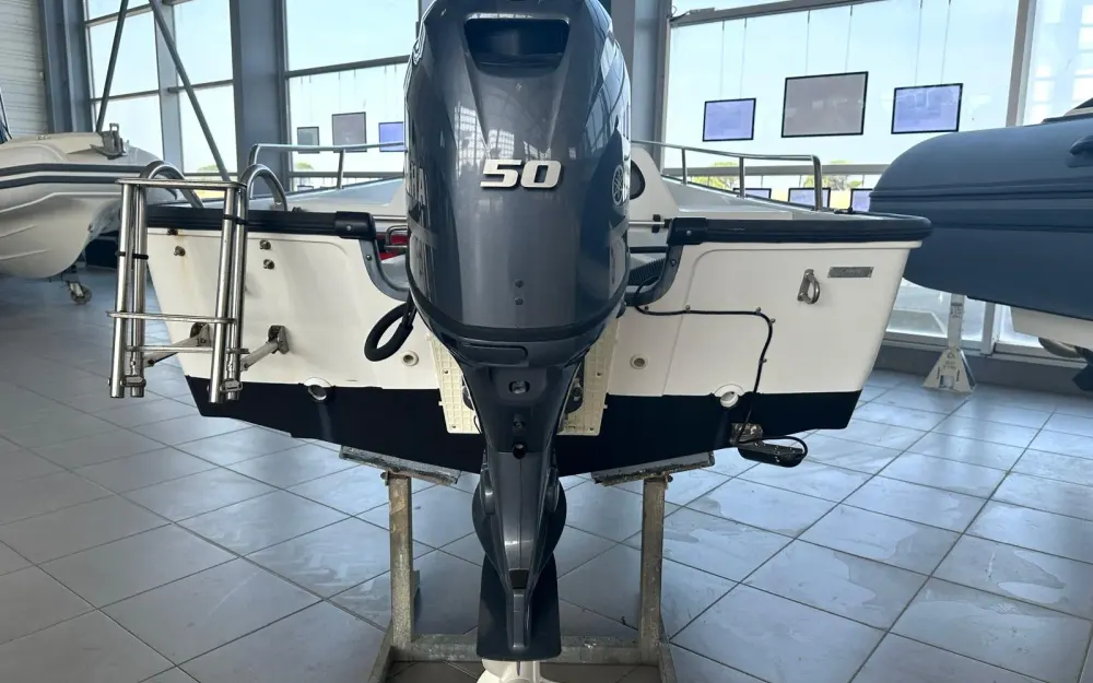 slider 3 Boston Whaler  13 Dauntless