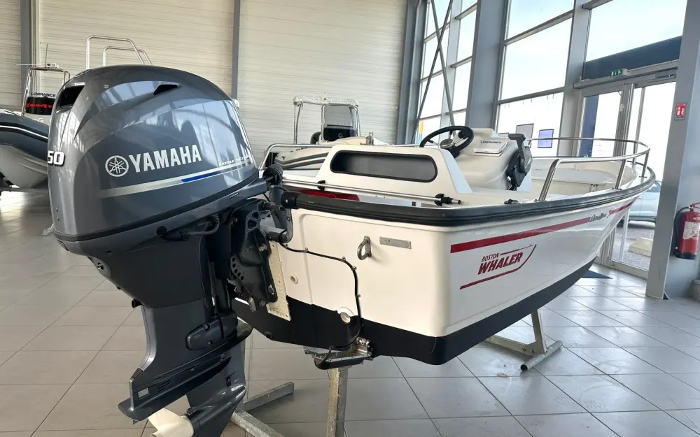 slider 4 Boston Whaler  13 Dauntless