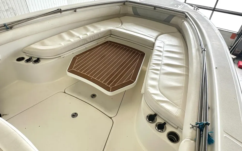 slider 5 Boston Whaler  320 Outrage
