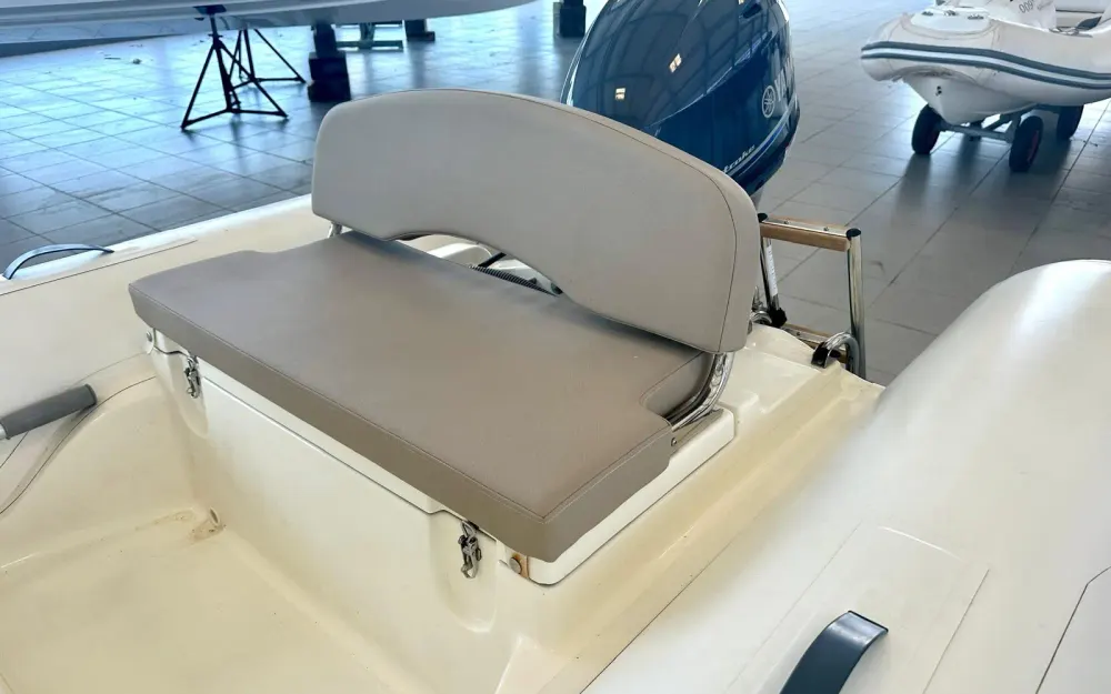 slider 1 Capelli Tempest 430