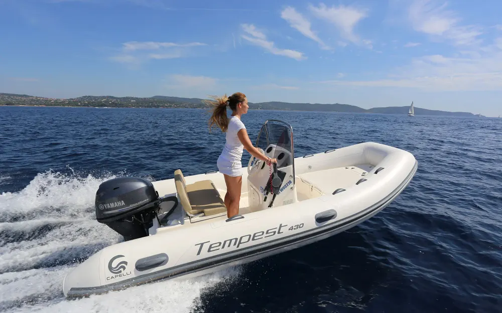 slider 1 Capelli Tempest 430 Open
