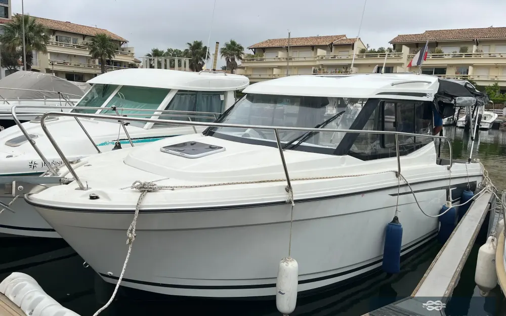 slider 0 Jeanneau Merry Fisher 695