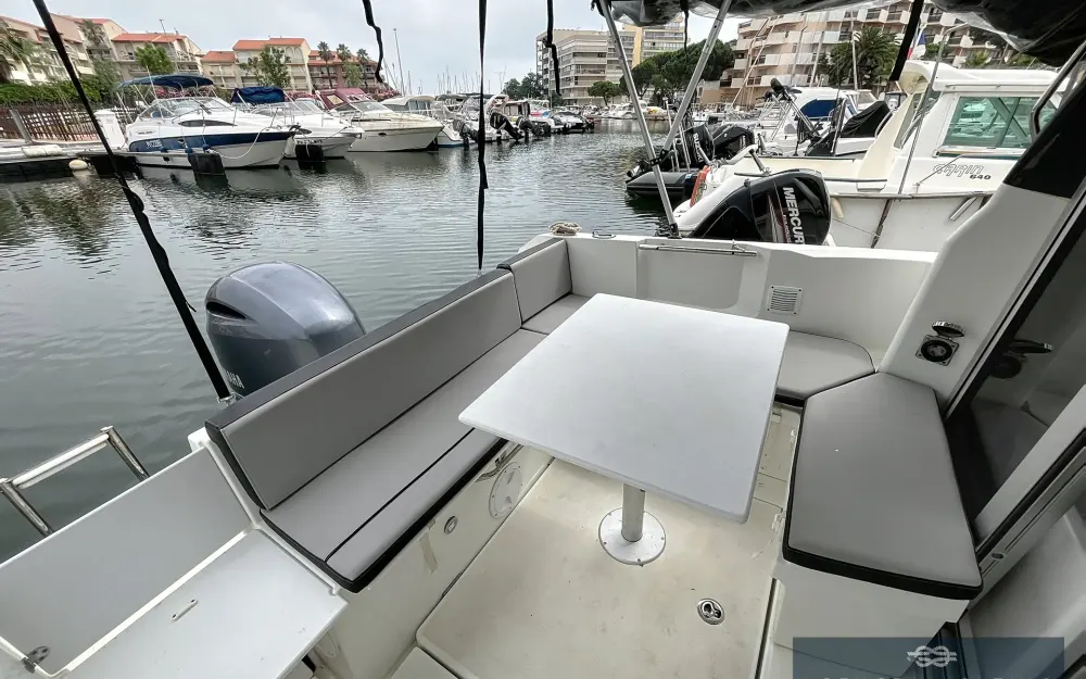 slider 15 Jeanneau Merry Fisher 695