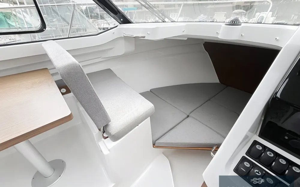 slider 5 Jeanneau Merry Fisher 695