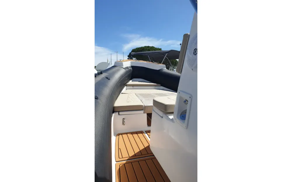 slider 3 Four Seas F 680