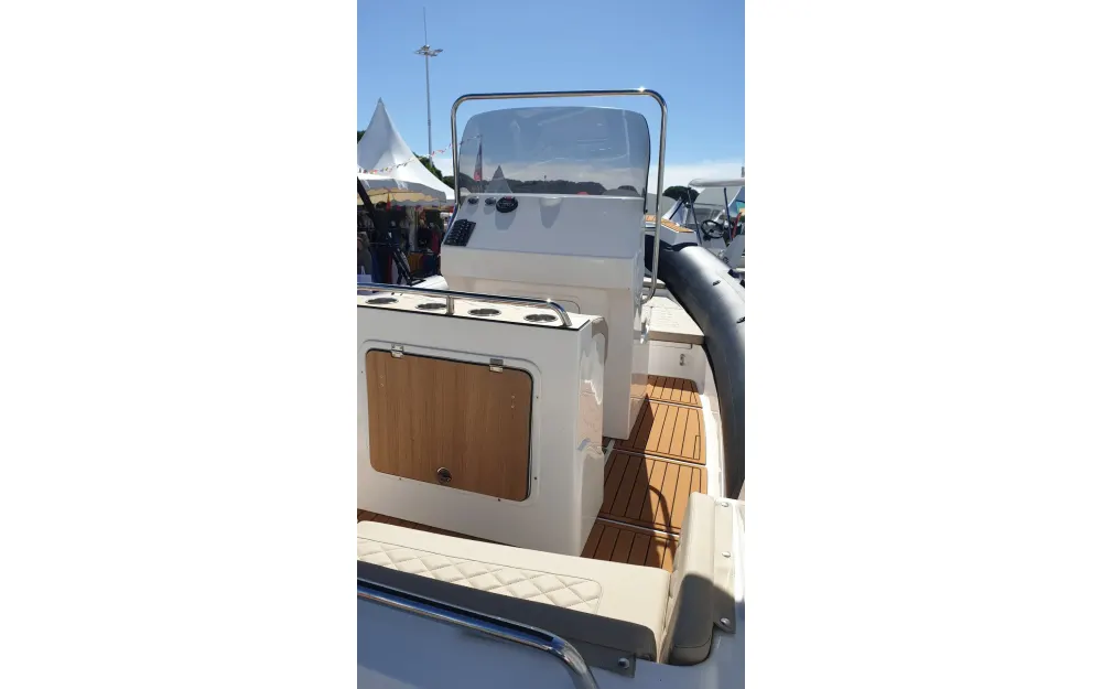 slider 7 Four Seas F 680