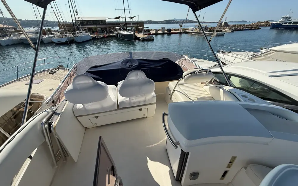 slider 10 Fairline Phantom 40