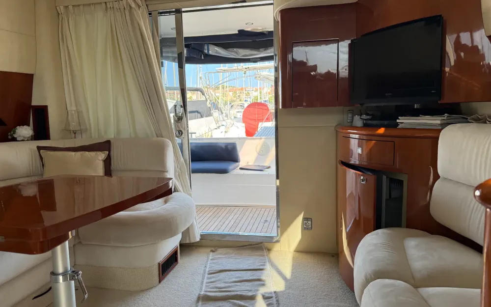 slider 11 Fairline Phantom 40
