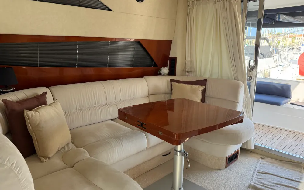slider 12 Fairline Phantom 40