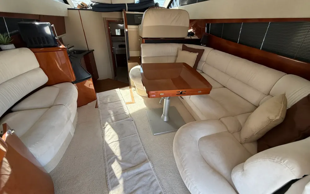 slider 14 Fairline Phantom 40