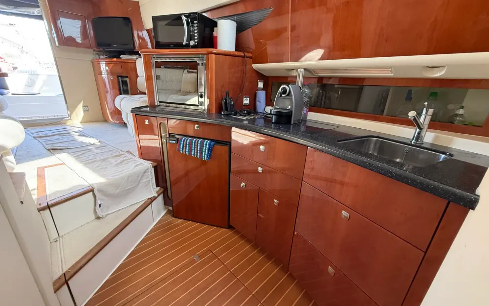 slider 15 Fairline Phantom 40
