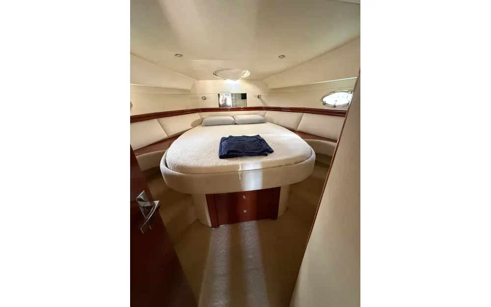 slider 17 Fairline Phantom 40