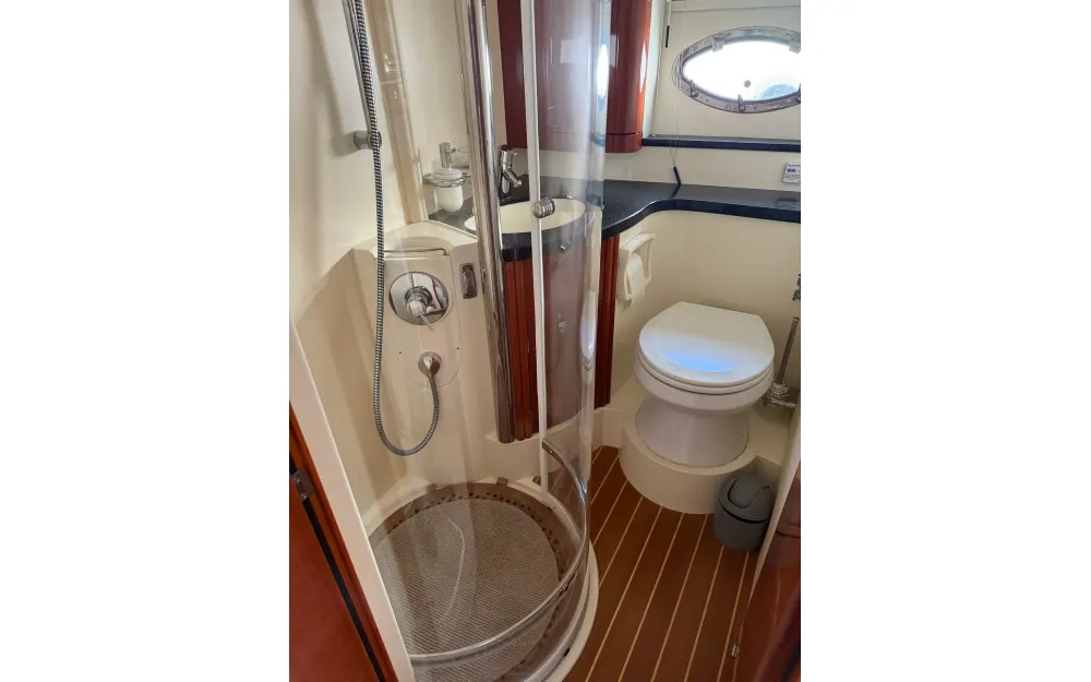slider 18 Fairline Phantom 40