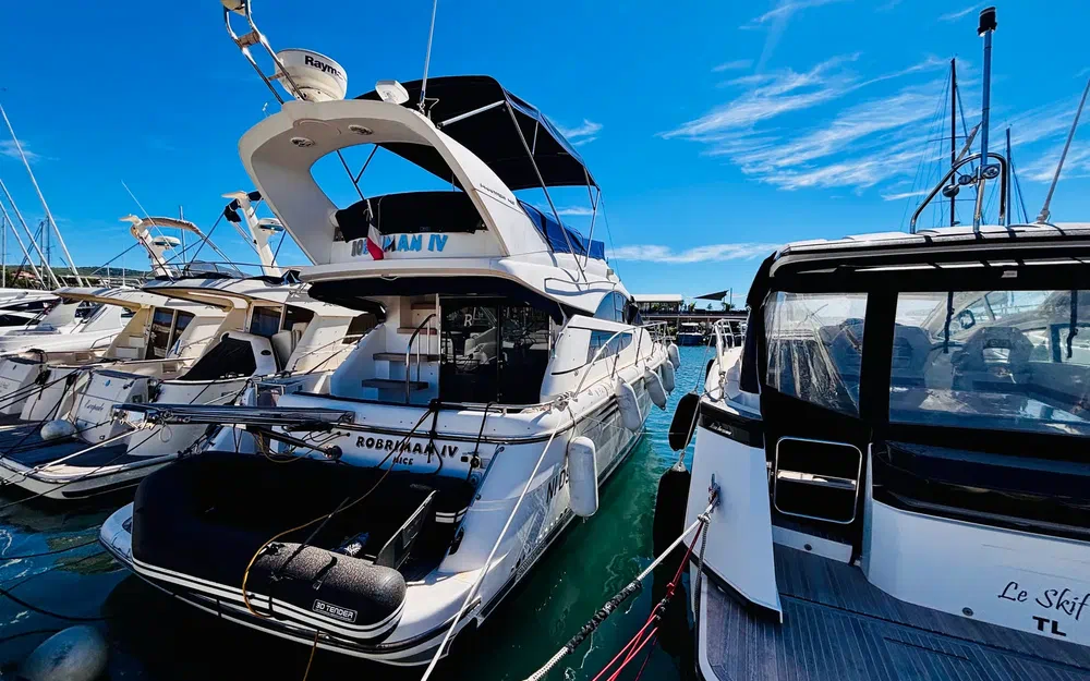 slider 4 Fairline Phantom 40