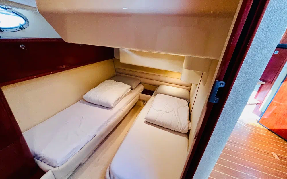 slider 30 Fairline Phantom 40