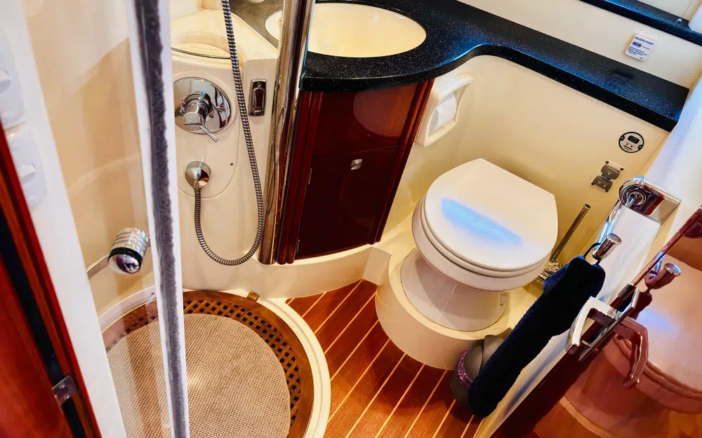 slider 33 Fairline Phantom 40