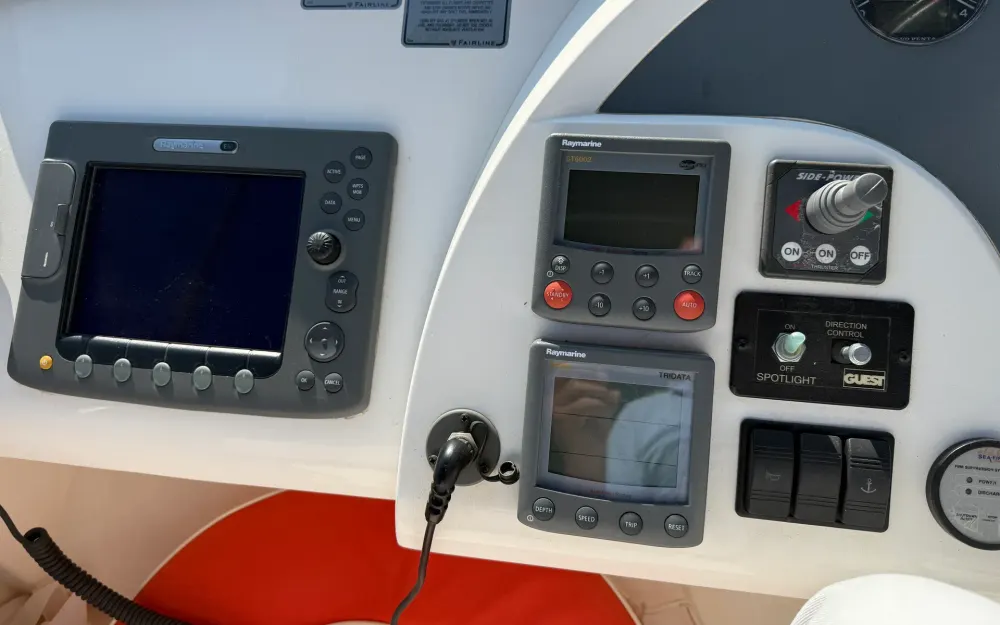 slider 6 Fairline Phantom 40