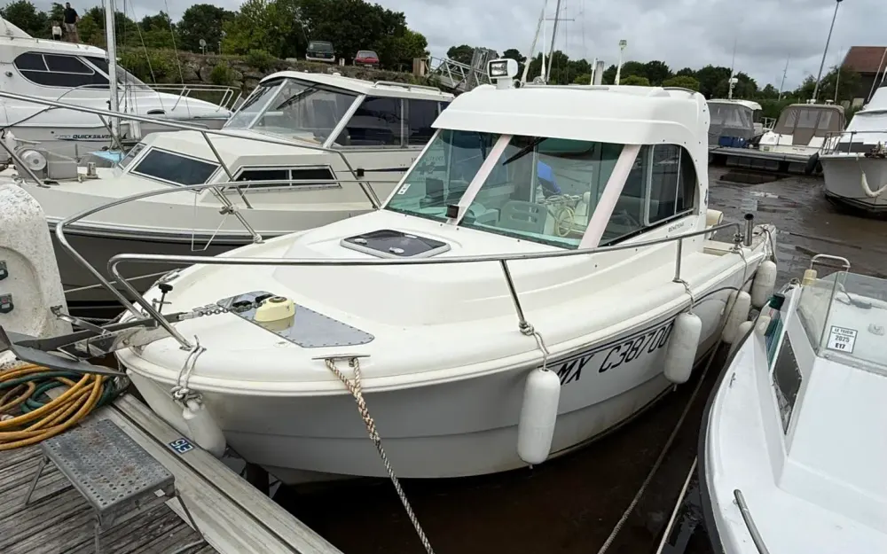 slider 0 Beneteau Antares 650