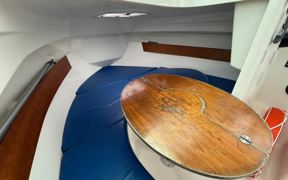 slider 18 Beneteau Antares 650