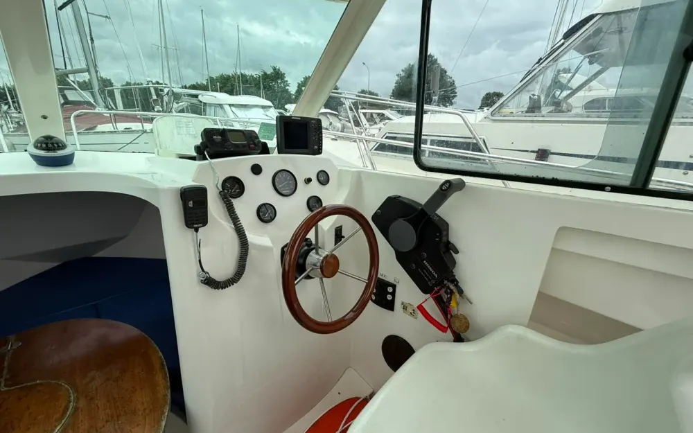 slider 3 Beneteau Antares 650