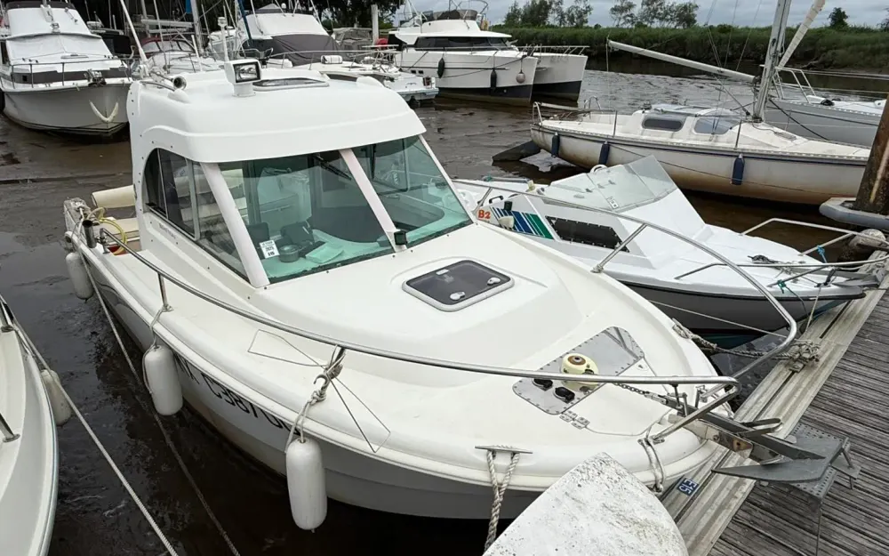 slider 1 Beneteau Antares 650