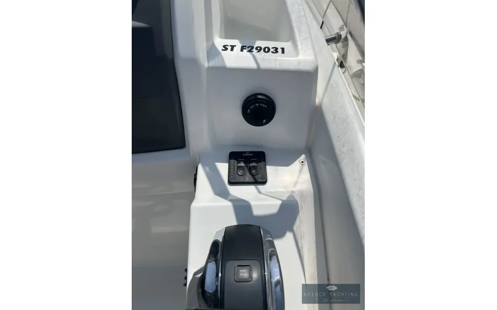 slider 12 Jeanneau Cap Camarat 8.5 WA