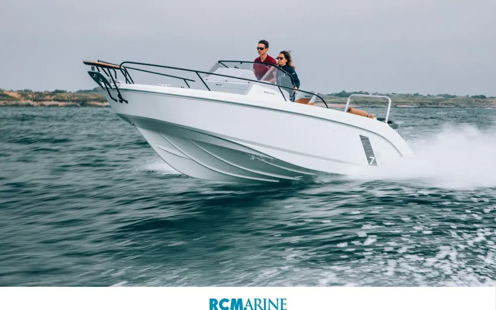 slider 1 Beneteau Flyer 7 SUNdeck