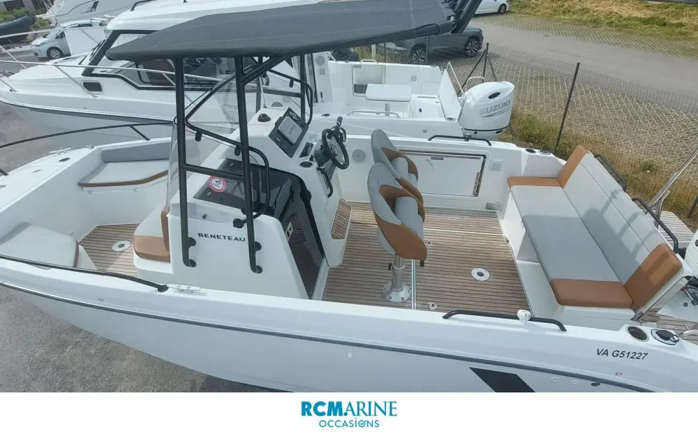 slider 0 Beneteau Flyer 7 SPACEdeck