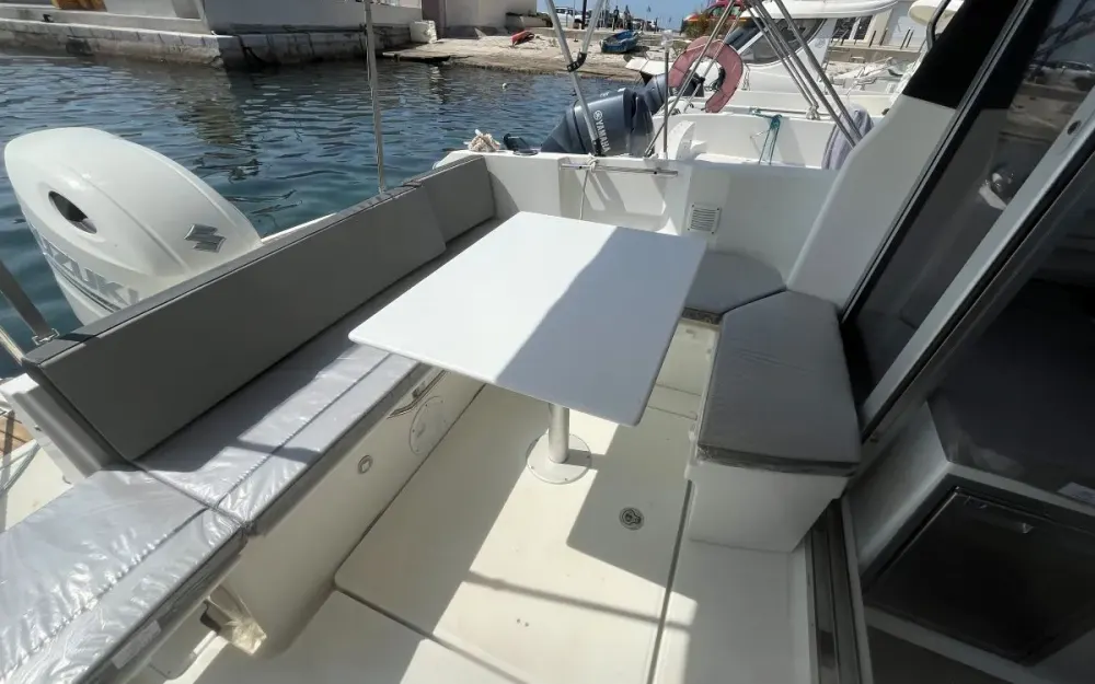 slider 4 Jeanneau MERRY FISHER 695 CR