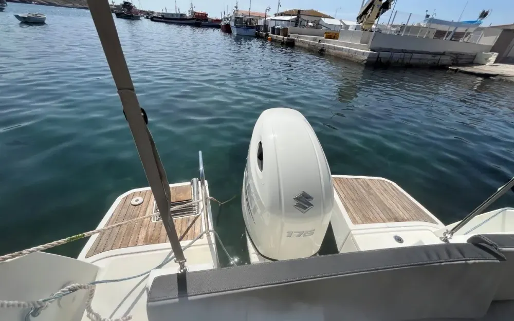 slider 7 Jeanneau MERRY FISHER 695 CR